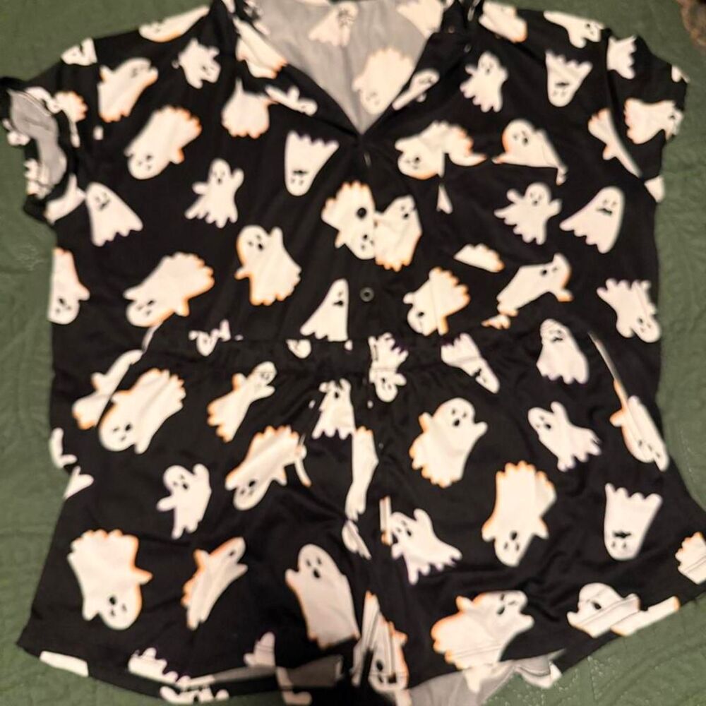 Hide-and-seek Women's multi Pajamas